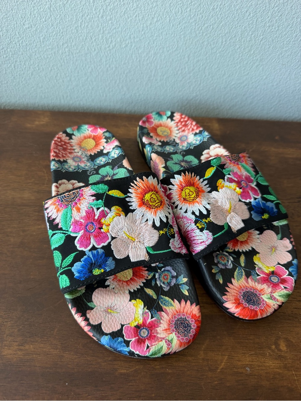 Johnny Was black colorful floral embroidered Evening Palace sandals Women’s 8